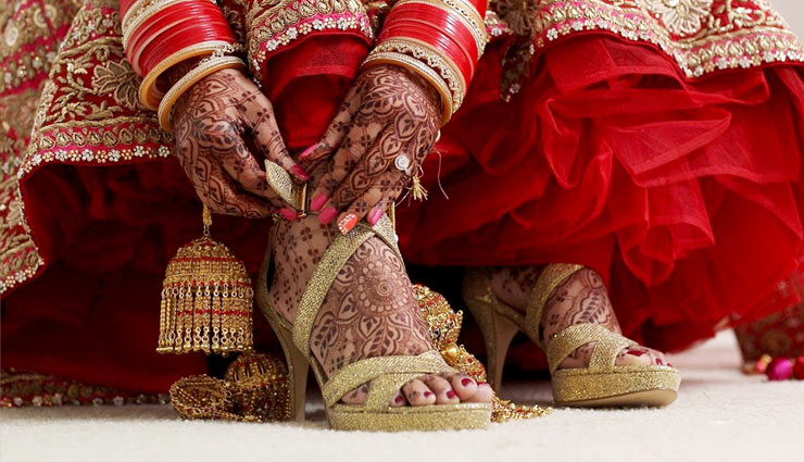 इन बातों का ध्यान रख करें शादी के लिए फुटवियर का चुनाव