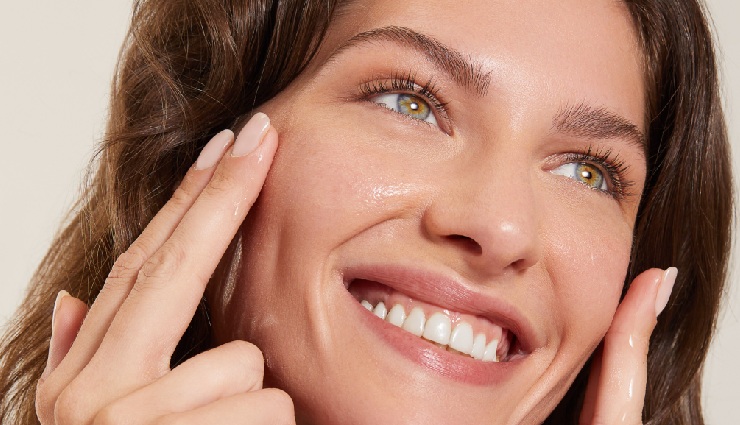 red wine benefits,red wine for skin,red wine for hair,antioxidants in red wine,resveratrol benefits,natural skincare,anti-aging remedies,red wine hair treatment,dandruff control,glowing skin tips