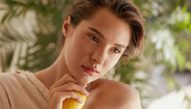 diy lemon remedies,lemon for skin,lemon for hair,lemon beauty tips,lemon face mask,lemon hair mask,lemon for acne,lemon for dandruff,lemon for glowing skin,lemon for hair growth,lemon for pigmentation,lemon for dark spots,lemon home remedies,natural skincare with lemon,lemon for scalp health.