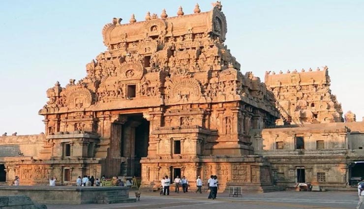 बगैर नींव के हजारों साल से खड़ा है यह रहस्यमयी मंदिर, जानें इसकी रोचक बातें weird news,weird temple,mysterious temple,thanjavur temple,brihadeeswara temple