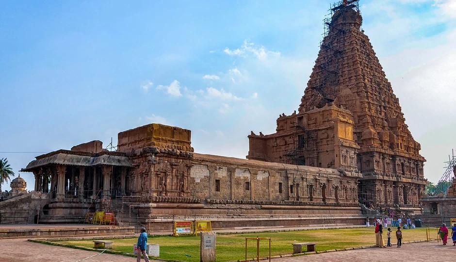 7 temples in india,famous temples in india,ram mandir ayodhya,badrinath temple uttarakhand,sun temple odisha,brihadeeswara temple tamil nadu,somnath temple gujarat,khatushyam baba temple rajasthan,kedarnath temple uttarakhand,best temples to visit india,hindu pilgrimage sites india,india