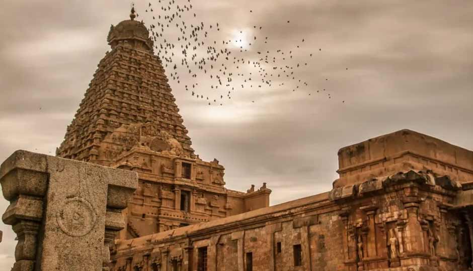Major History About Brihadeeswarar Temple Tanjore and Nearby Places To Visit