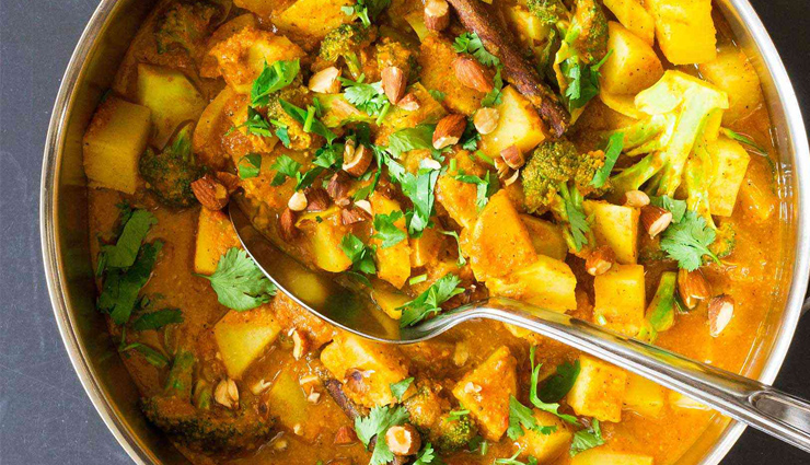 broccoli carrot potato coconut curry,broccoli carrot potato coconut curry recipe,hunger struck,food