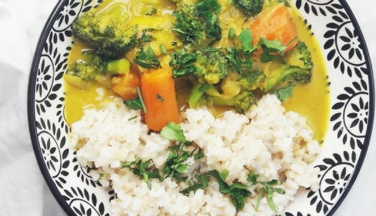 Recipe- Simple and Delicious Broccoli Carrot Potato Coconut Curry
