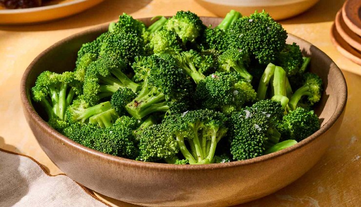 carbohydrates,low-carb foods,healthy carbs,energy from carbs,carb intake,low-carb diet,nutrition tips,carbs and weight gain,balanced diet,safe low-carb options