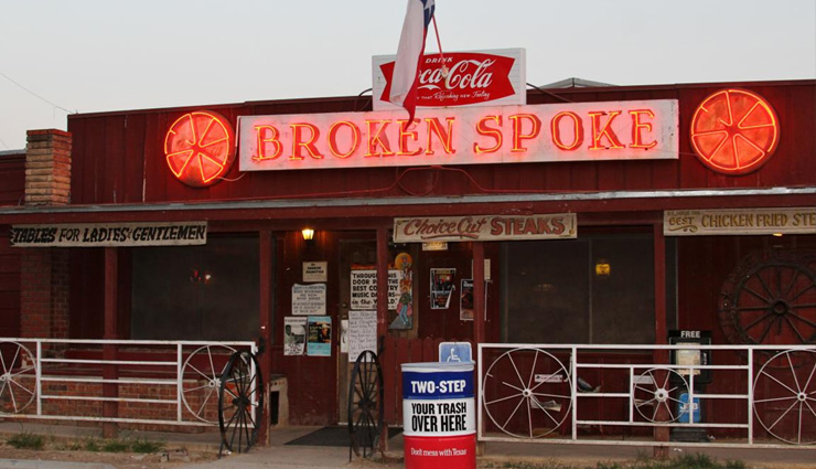 austin,5 attractions of austin,tourist places in austin,franklin barbecue,umlauf sculpture garden and museum,texas state capitol,austins blanton museum of art,broken spoke,travel guide,holidays,tourism