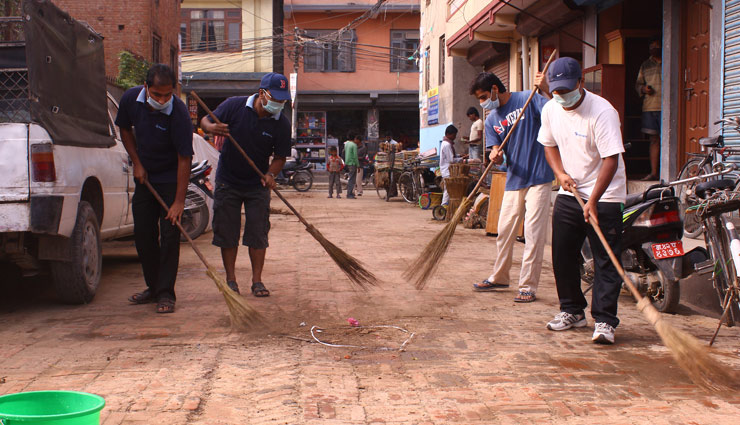 why we not use broom in evening,astrology,astro tips,astro tips in hindi