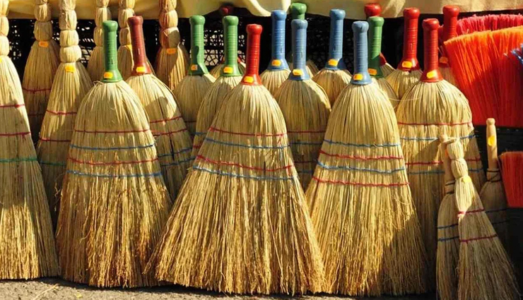 vastu tips,vastu tips in hindi,things on roof,positivity in life