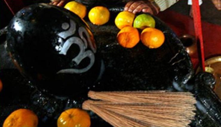 weird news,weird ritual,brooms to lord shiva,pataleshwar temple