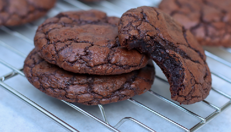 brownie cookies recipe,fudgy chocolate cookies,chewy brownie cookie recipe,chocolate brownie biscuits,easy brownie cookie instructions,homemade brownie cookie recipe,chocolate dessert fusion,best brownie cookie combination,delicious chocolate cookie recipe,quick brownie cookie baking,irresistible brownie cookie treats