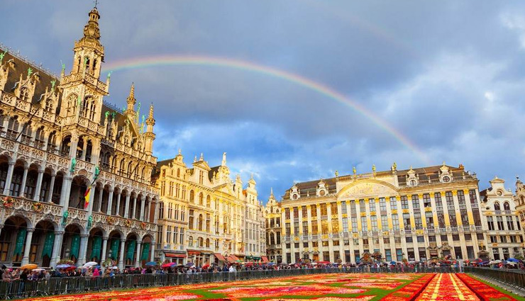 brussels,attractions in brussels,places to visit in brussels,manneken pis,jeanneke pis and zinneke,grand place,atomium,victor hortas major townhouses,villa empain