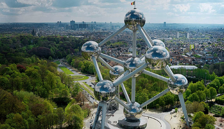 brussels,attractions in brussels,places to visit in brussels,manneken pis,jeanneke pis and zinneke,grand place,atomium,victor hortas major townhouses,villa empain