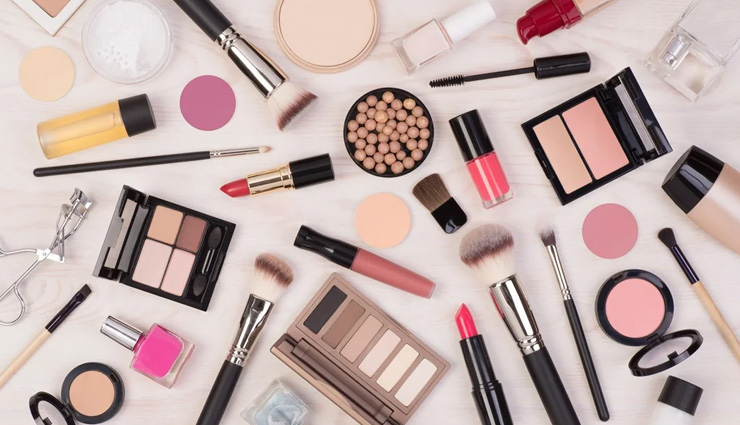 6 Makeup Products B-Town Divas Swear By To Enhance Their Beauty and Confidence