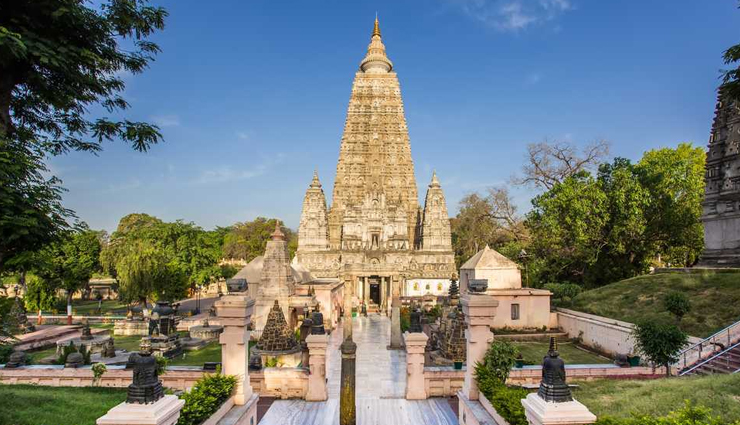 buddhist temples,buddhist temples in india,famous buddhist temple,mahabodhi temple,bodh gaya,mahaparinirvana temple,kushinagar,ramadhan stupa temple,wat thai temple,thikse monastery,leh,mindrolling monastery,dehradun