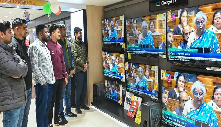 Budget 2026: इनकम टैक्स स्लैब जस का तस, लेकिन सैलरीड क्लास को मिली बड़ी राहत और नियमों में बदलाव