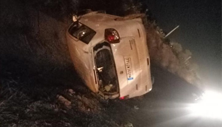 हादसा:सड़क पर मरी दो भैंसों से टकराए चार वाहन, 3 की मौत, 6 घायल