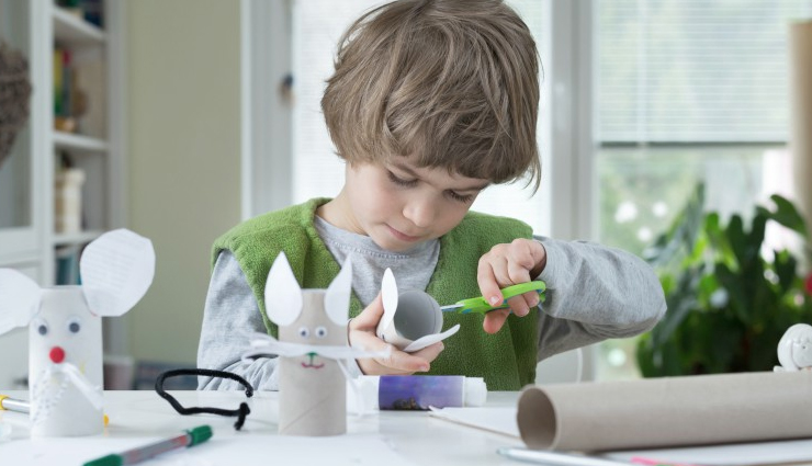 दयालुता का भाव बनाता हैं इंसान को खास, बच्चों में इस तरह विकसित करें ये आदत teaching kindness to children,raise compassionate kids,instilling kindness in children,nurturing empathy in kids,cultivating kindness in young ones,building a kind-hearted generation,tips for teaching kids kindness,promoting acts of kindness in children,developing kindness skills in kids,encouraging empathy and compassion in children