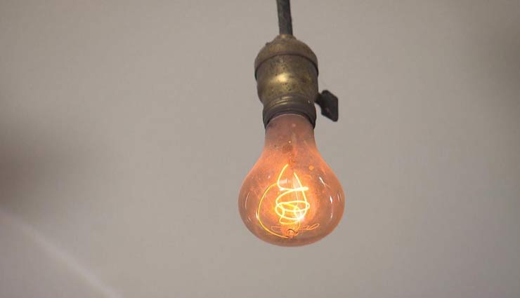 118 साल से लगातार जल रहे इस बल्ब को देखने आते है लोग, गिनीज बुक में दर्ज करा चुका नाम