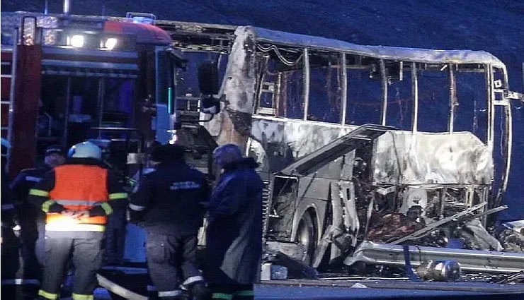 बुल्गारिया में यात्रियों से भरी बस में लगी भीषण आग, 12 बच्चों सहित 45 की मौत 