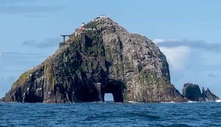 hidden gems ireland,offbeat ireland travel,lesser-known places ireland,ireland travel guide,secret spots ireland,ireland travel tips,unique ireland destinations,ireland unexplored locations,ireland travel experiences