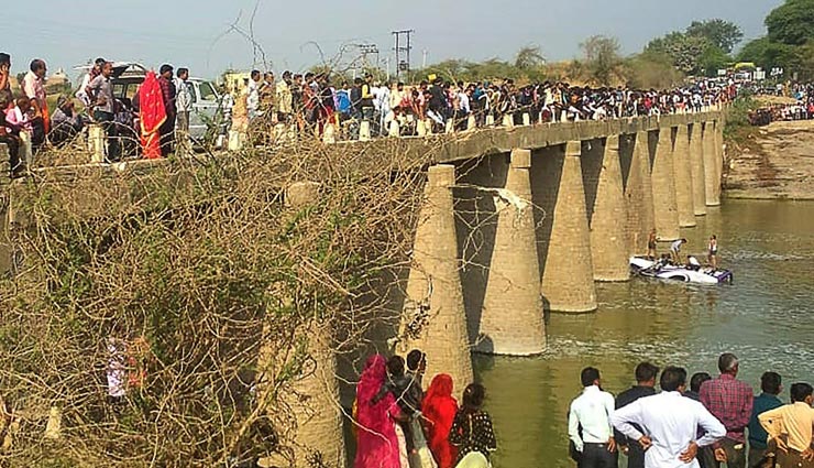 rajasthan bus river,rajasthan bus fell in river,rajasthan bus accident,bundi bus fell in river,accident,news