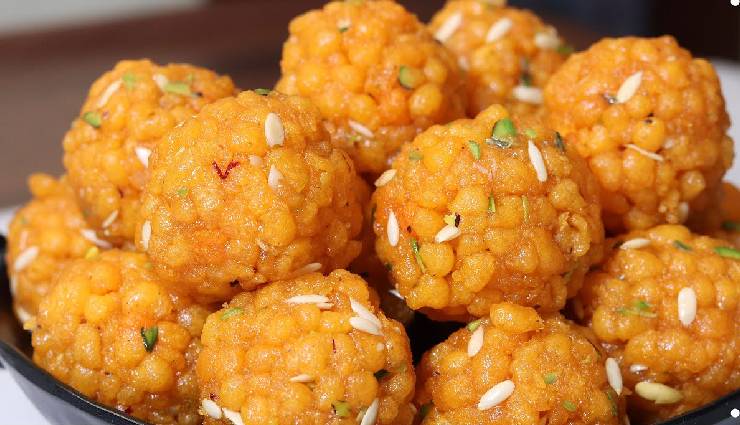 bundi ke laddu,bundi ke laddu ingredients,bundi ke laddu recipe,besan,maida,sweet dish bundi ke laddu
