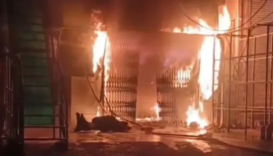 बूंदी: सेंट्रल बैंक ऑफ इंडिया में भीषण आग, लाखों का नुकसान, जांच में शॉर्ट-सर्किट की आशंका