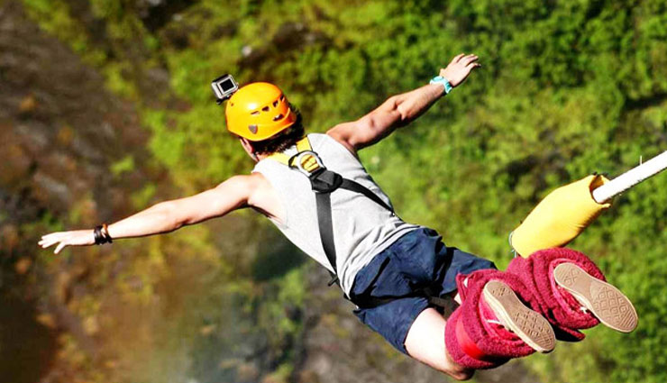 5 places to enjoy adventure sports,adventure sports,bungee jumping,river rafting,skydiving