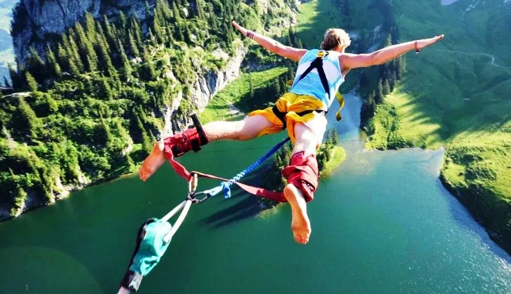 bungee jumping in india,rishikesh bungee jumping,dehradun bungee jump,anjuna beach bungee,bundi rajasthan bungee,lucknow bungee jumping,bangalore ozone adventures,kamshet bungee jumping