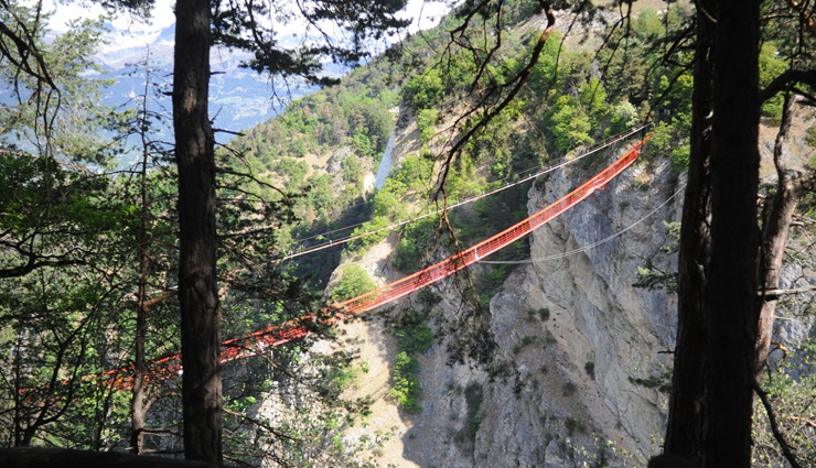 worlds highest bungee jumping facilities,highest bungee jumping,vidraru dam,romania,kolnbrein dam bungee jump,austria,niouc bridge,switzerland,europabrücke bridge,austria,bloukrans bridge bungee jump,south africa,verzasca dam bungee jump,switzerland,kaligandaki river,nepal,macau tower bungee jump,china,baling bridge bungee jump,china