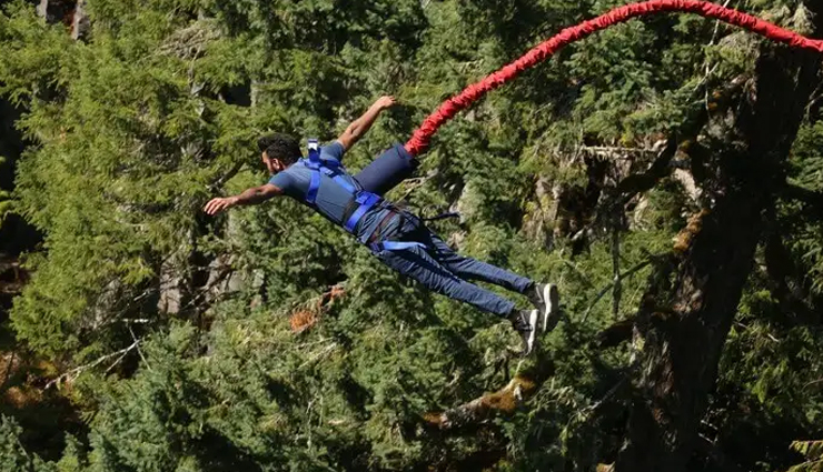 bungee jumping,places for bungee jumping in india,india,rishikesh,uttarakhand,anjuna beach,goa,Bundi,rajasthan,lucknow,uttar pradesh