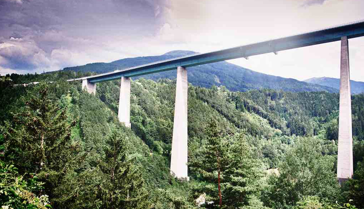 worlds highest bungee jumping facilities,highest bungee jumping,vidraru dam,romania,kolnbrein dam bungee jump,austria,niouc bridge,switzerland,europabrücke bridge,austria,bloukrans bridge bungee jump,south africa,verzasca dam bungee jump,switzerland,kaligandaki river,nepal,macau tower bungee jump,china,baling bridge bungee jump,china