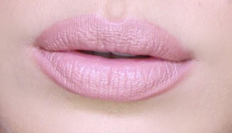 lipstick color,personality through lipstick color,ravishing red lipstick,phenomenal hot pink lipstick,buoyant baby pink lipstick,winsome wine red lipstick,captivating coral lipstick,optimistic orange lipstick,mischievous maroon lipstick,passionate purple lipstick