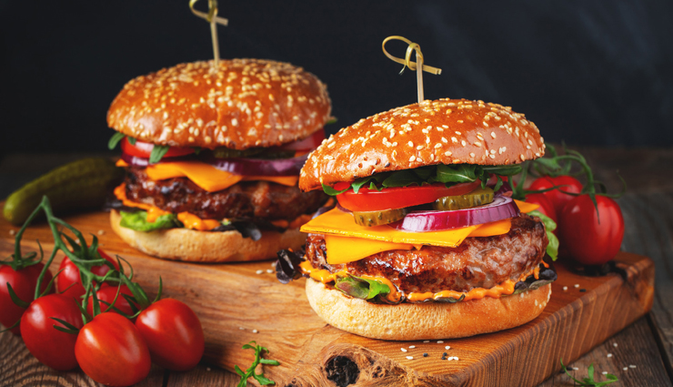 सस्ते में बनाए बाजार वाला महंगा बर्गर, बच्चों के चहरे पर आएगी मुस्कान #Recipe