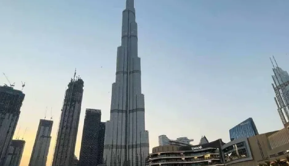 दुबई में धमाकों के बीच खाली कराया गया बुर्ज खलीफा, UAE ने मिसाइल हमले को विफल करने का किया दावा