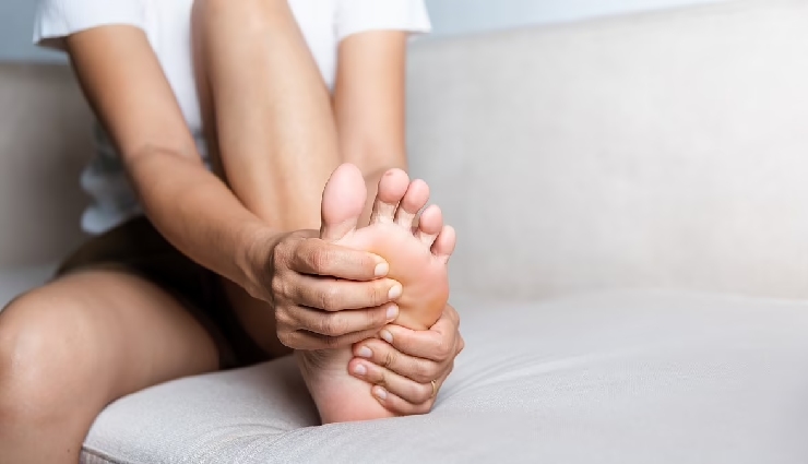 8 Home Remedies To Treat Burning Feet in Summer