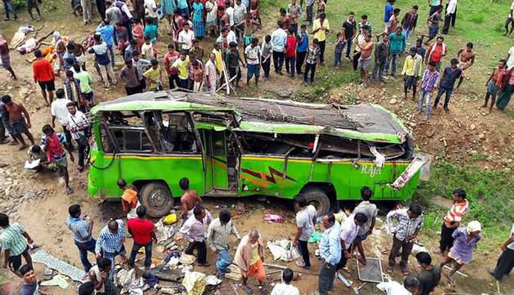 bus passengers electrocuted to death,9 bus passengers died,odisha,news