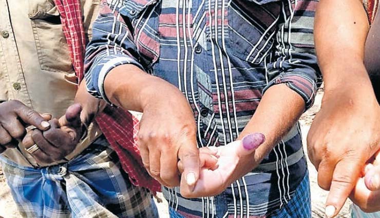 छत्तीसगढ़ : बस्तर में लोगों ने वोट दिया लेकिन नहीं लगवाई स्याही, कहा - जान का खतरा है