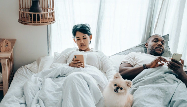 long-distance relationship signs,losing interest in relationship,relationship warning signs,long-distance love tips,partner losing interest,relationship advice,long-distance relationship help,communication in long-distance relationships,emotional connection,relationship struggles