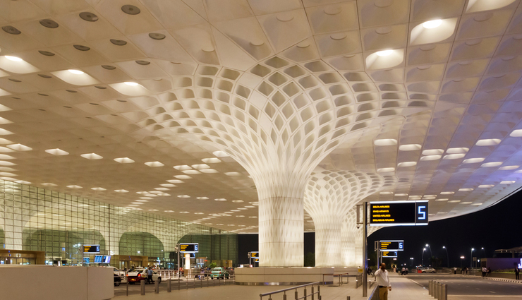 busiest airports of india,india,indian airports,indira gandhi international airport,delhi,chhatrapati shivaji international airport,mumbai,kempegowda international airport,bengaluru,chennai international airport,chennai,netaji subhas chandra bose international airport,kolkata,rajiv gandhi international airport,hyderabad
