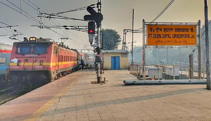 busiest railway stations,busiest railway stations in india,india,howrah junction railway station,new delhi railway station,kanpur central railway station,pt deen dayal upadhyaya junction railway station,kalyan junction railway station