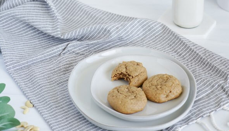 butter cookies with cashews and almonds,butter cookies recipe,eggless cookies recipe,snacks recipe,biscuits recipe