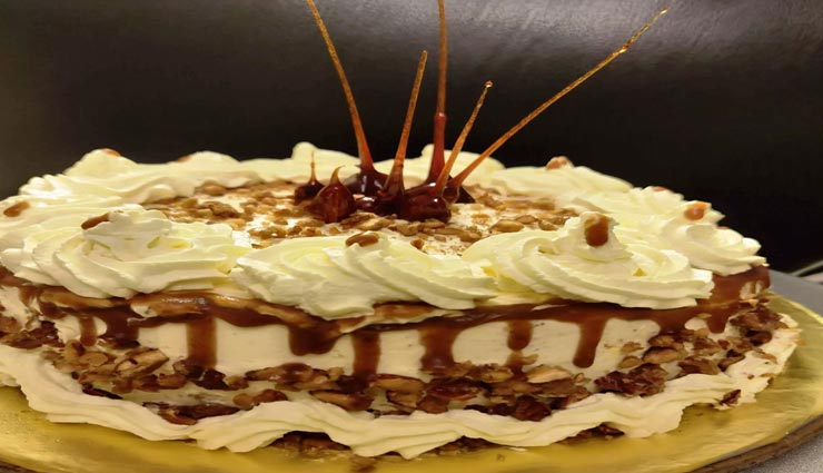 घर पर ही बनाए 'बटरस्कॉच आइसक्रीम केक', जानें बनाने का तरीका #Recipe butterscotch ice cream cake recipe,recipe,cake recipe,special recipe
