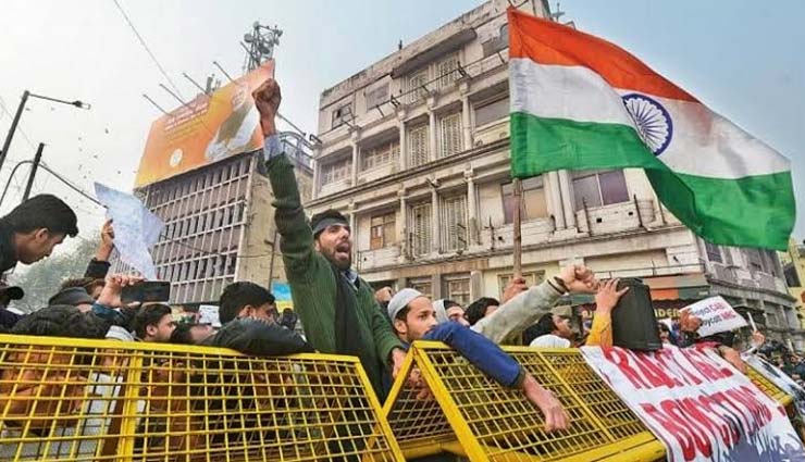 CAA Protest: दिल्ली में हिंसा, पांच दिनों में 1500 करोड़ रुपये से अधिक का हुआ नुकसान