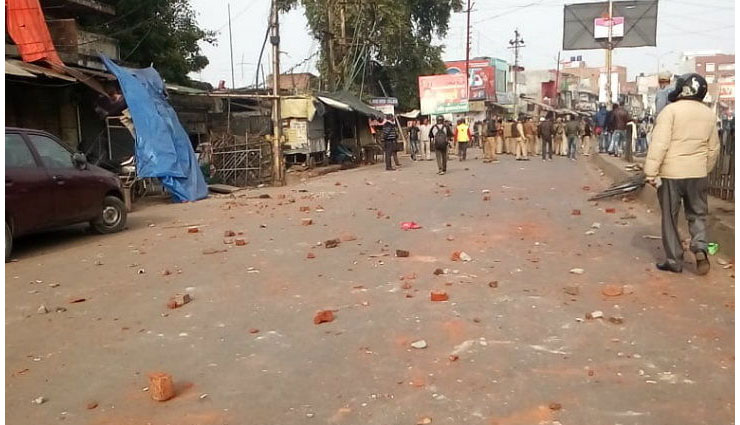 CAA Protest: नागरिकता कानून पर यूपी भी सुलगा, लखनऊ, प्रयागराज,  गाजियाबाद और बरेली समेत इन 8 जिलों में इंटरनेट बंद, धारा-144 लागू