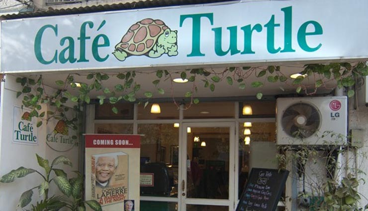 places to enjoy coffee in delhi,coffee shops in delhi,ama cafe,majnu ka tila,cafe turtle,khan market,kunzum travel cafe,hauz khas,the coffee shop,saket,diggin,anand lok