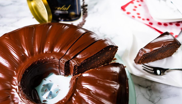 fudgy chocolate bundt cake,chocolate fudgy cake,bundt cake recipe,easy recipes,cakes recipes,hunger struck,food