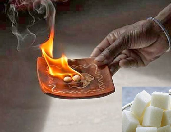 जानिए कैसे दूर करता है कपूर वास्तुदोष 