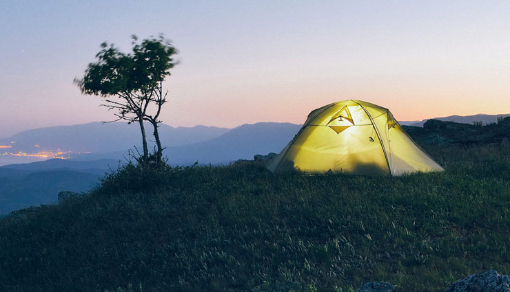 6 must keep essentials for camping trip,things to keep for camping trips,must to carry things for camping trip,travel essentials,travel tips