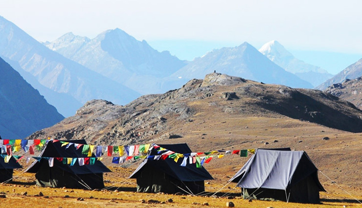 camping places in india,ladakh,rishikesh,kullu,madhya pradesh,sangla